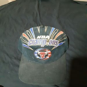 Vintage bulls starter hat